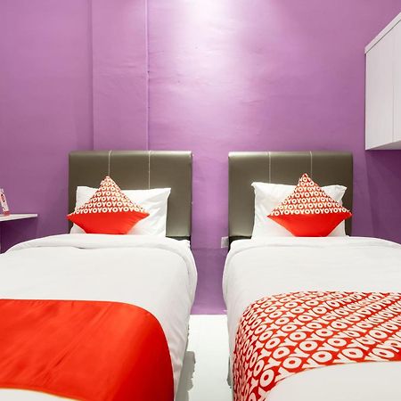 Super Oyo 839 Royal Guest House Медан Экстерьер фото