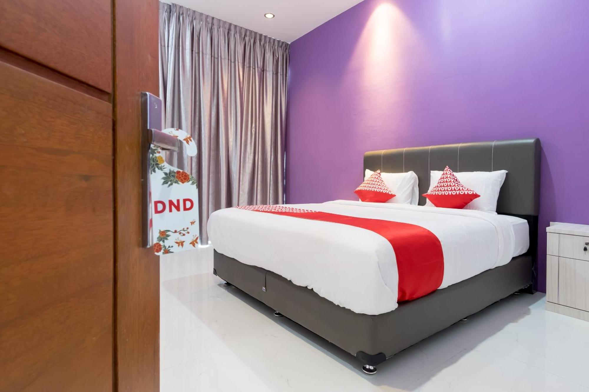 Super Oyo 839 Royal Guest House Медан Экстерьер фото