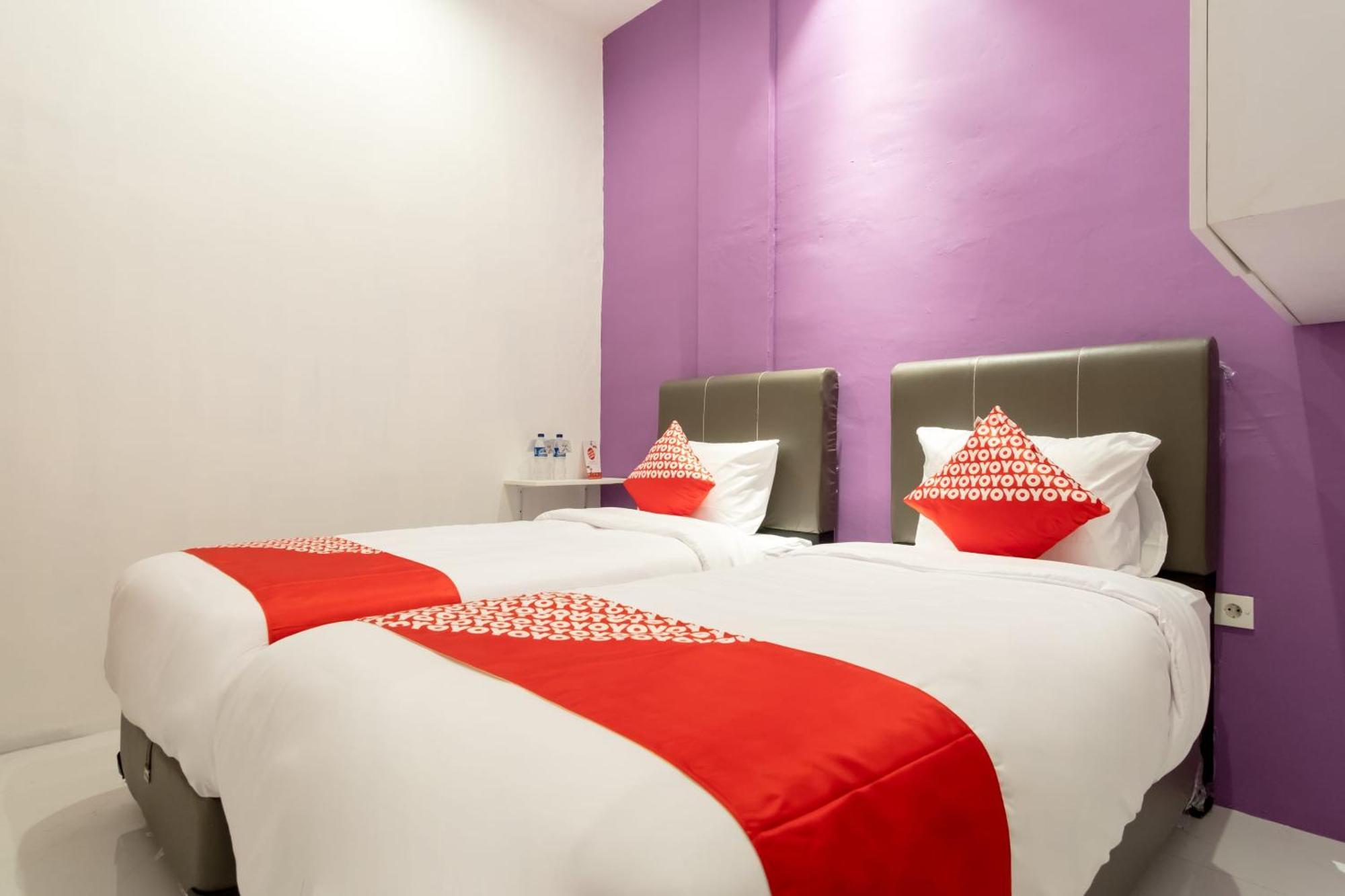 Super Oyo 839 Royal Guest House Медан Экстерьер фото