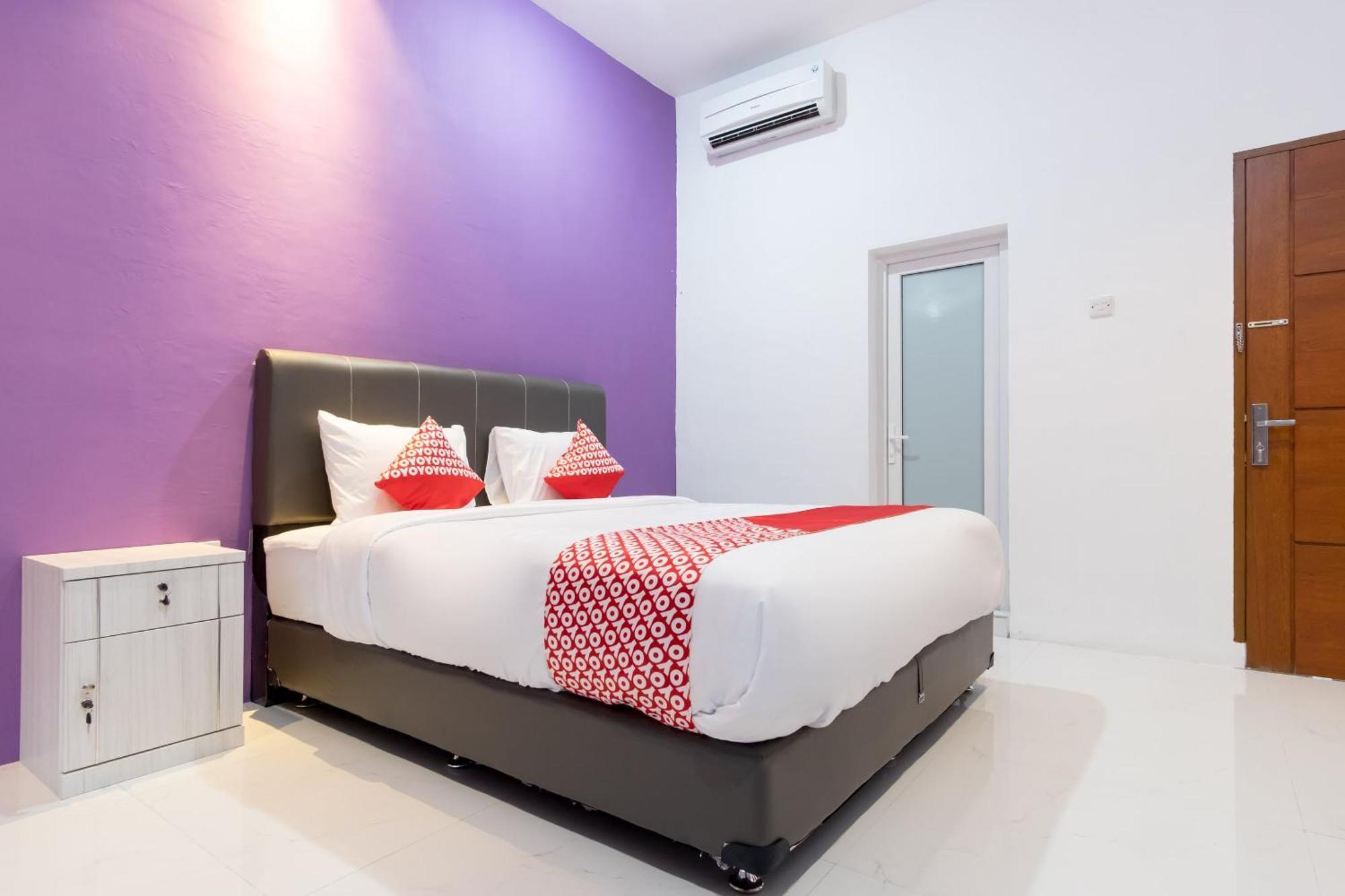Super Oyo 839 Royal Guest House Медан Экстерьер фото